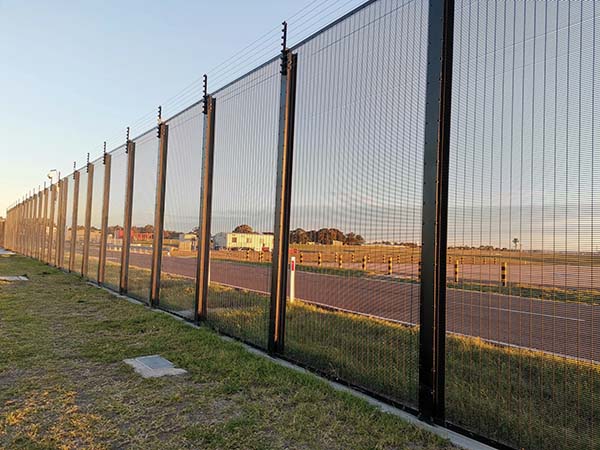 PVC coated galvanized airport security fence 