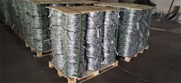 Galvanized or PVC coated Barbed wire Cheap Barbed wire 